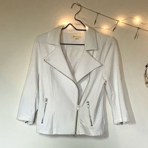 White cropped blazer